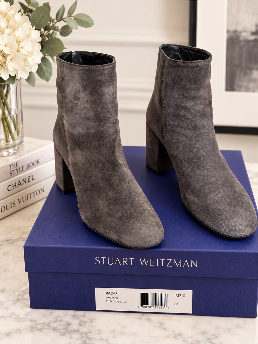 Stuart Weitzman Bacari Gray Suede Ankle Boots 7 M w/box